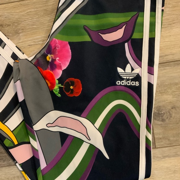 Adidas Black and Green Performance Leggings.size S - Picture 2 of 4